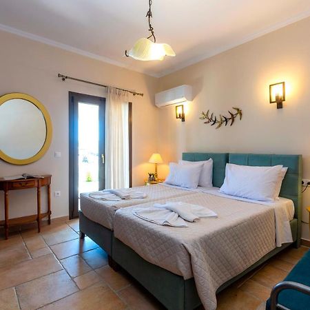 Solaris Methea- Luxury Central Villa By The Castle Kassiopi Exterior photo