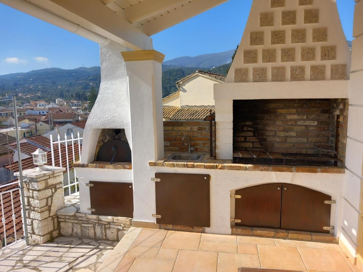 Solaris Methea- Luxury Central Villa By The Castle Kassiopi Exterior photo