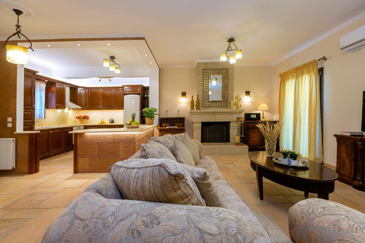 Solaris Methea- Luxury Central Villa By The Castle Kassiopi Exterior photo