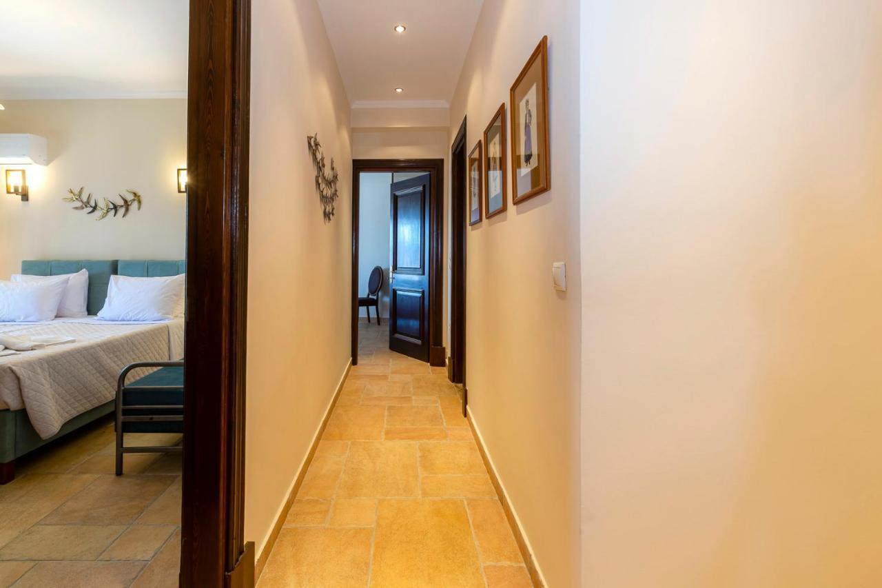 Solaris Methea- Luxury Central Villa By The Castle Kassiopi Exterior photo