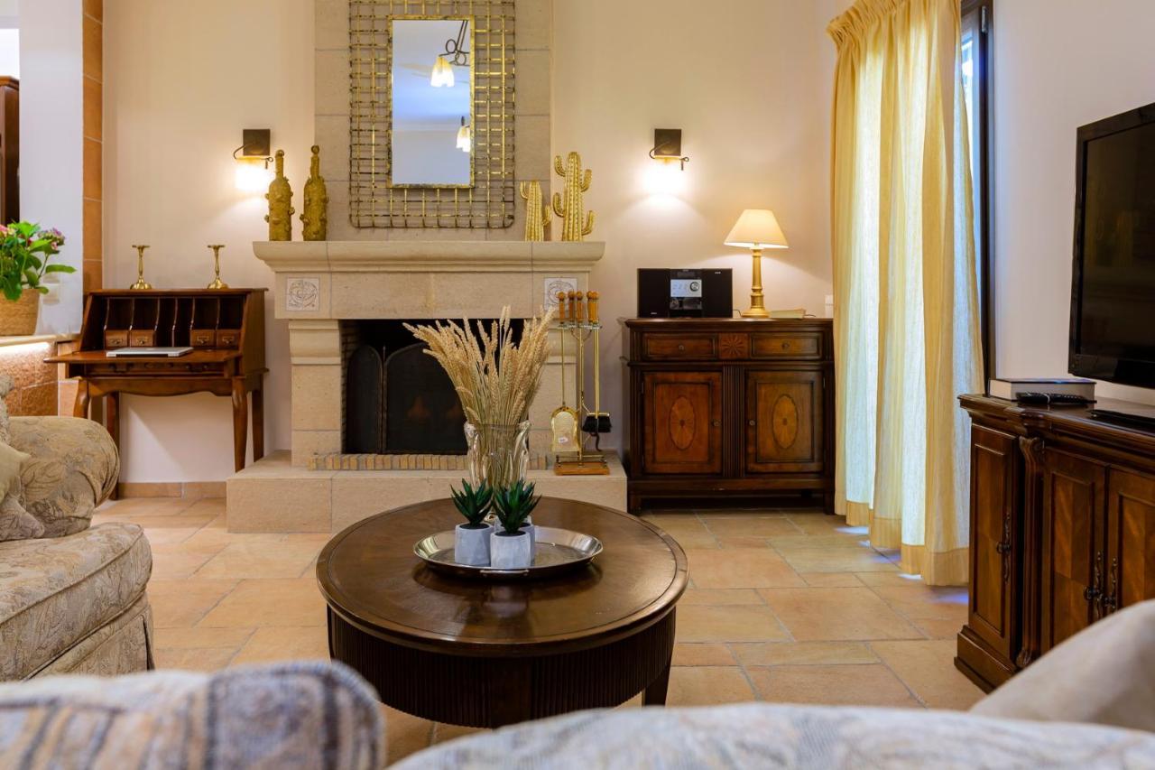 Solaris Methea- Luxury Central Villa By The Castle Kassiopi Exterior photo
