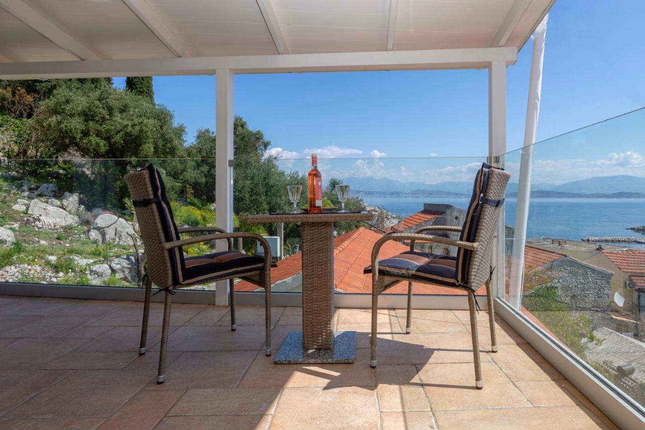 Solaris Methea- Luxury Central Villa By The Castle Kassiopi Exterior photo