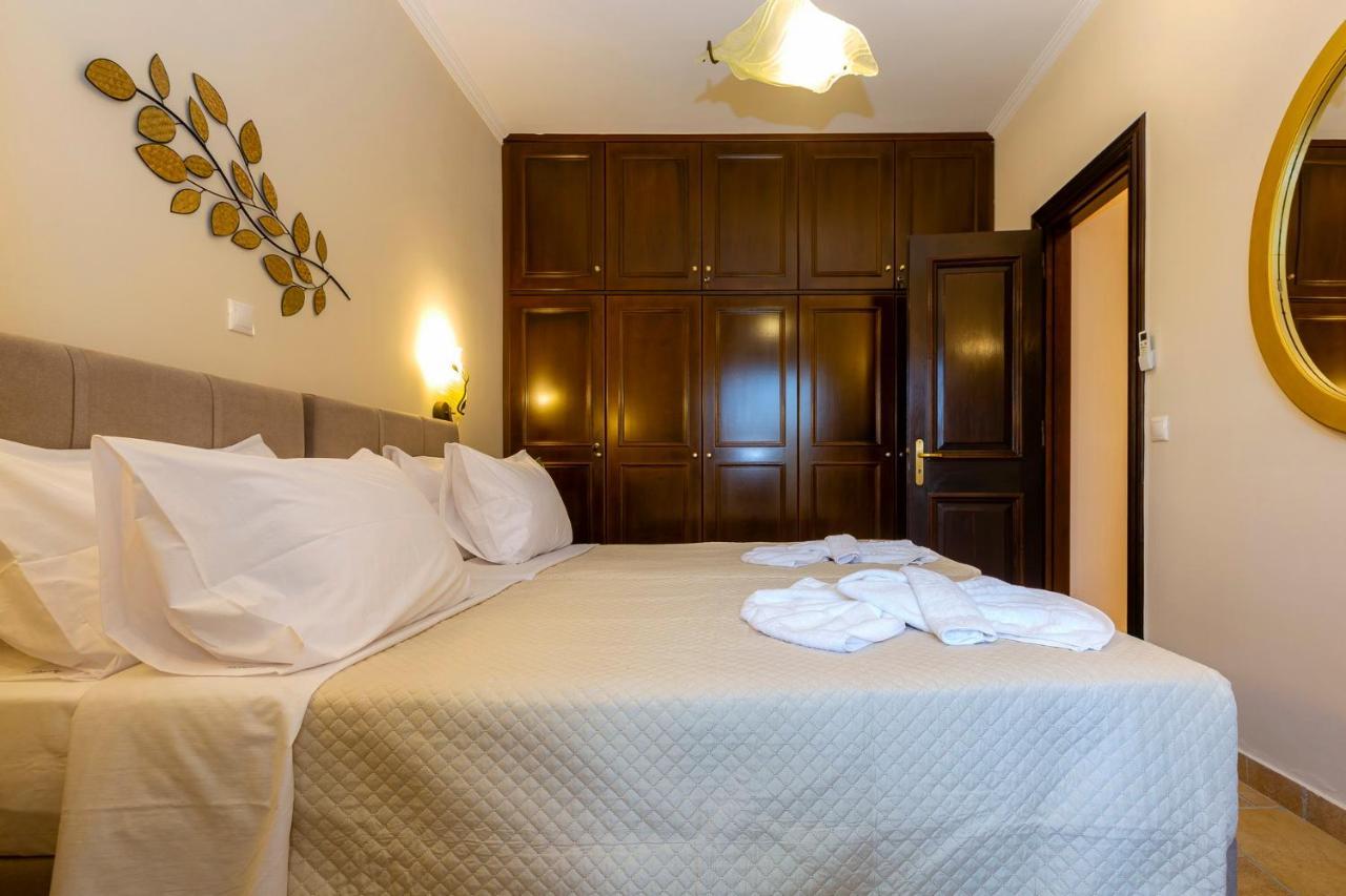 Solaris Methea- Luxury Central Villa By The Castle Kassiopi Exterior photo
